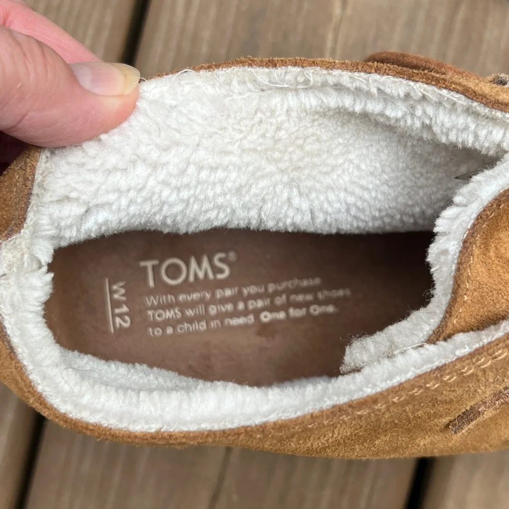 TOMS Desert Wheat Shearling Lined Suede Wedge Ankle Bootie‎ Size: 12